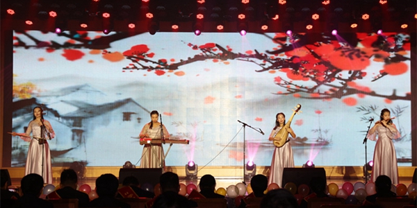 11、股份公司樂(lè)器演奏.jpg